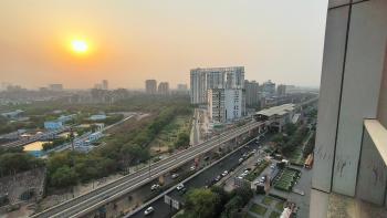 Swimming Pool with Full Equipped Studio Apartment, Noida (foto 4)