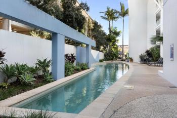 Waterfront Elegance with Pool & Jetty Access, Buddina (foto 3)