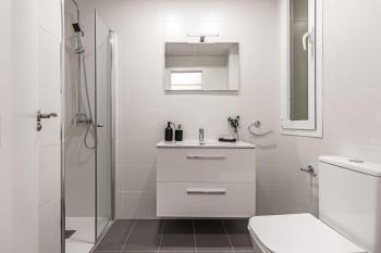 Sofia - 4 bedrooms and balcony in O'Donell, Madrid (photo 3)
