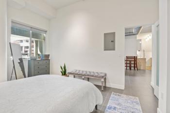 Stunning DTLA Gem 2 bed with pool, gym and parking, Los Angeles (fotografie 5)