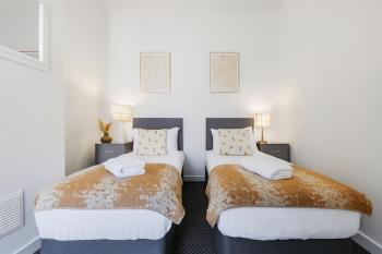 Miranda House - Air Host & Stay - Sleeps 7, Liverpool (photo 4)