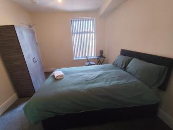 En-Suite Double-Bedroom in the Heart of Salford Manchester CR3 Perfect for Short Stays, Manchester (photo 2)