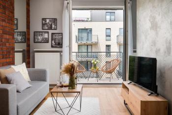 Superb Loft Studio in charming Praga District, 300 m to Metro & 100 m to tram, balcony, Warsaw (photo 4)