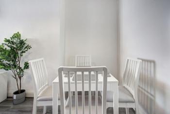 Modern Liverpool Home - 1min walk to bus stop, Liverpool (photo 4)