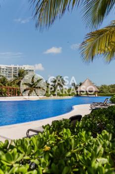 CARlBE Beachfront 2BDR with pool by Casa Paraiso, Cancún (photo 2)