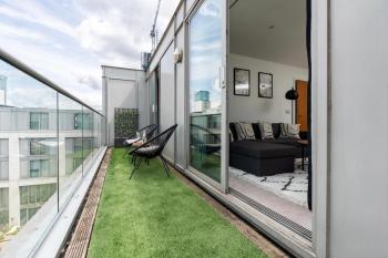 Modern City Penthouse with Balcony and Parking, Birmingham (fotografie 5)