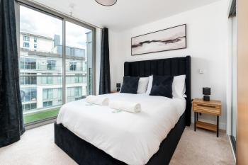 Modern City Penthouse with Balcony and Parking, Birmingham (fotografie 4)