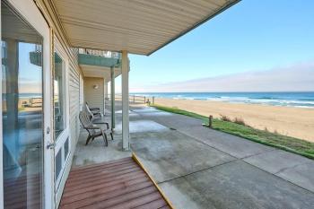 Oceanfront Studio - Sleeps 4 - Ground Floor - Pool and Hot Tub, Lincoln City (fotografie 3)