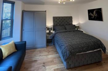 Cozy London Apartment 2 minutes to tube!, London (photo 3)