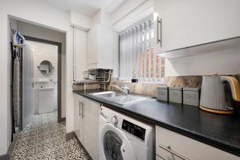 Anfield Nest - Air Host & Stay - 3 bed 3 bath, Liverpool (foto 4)