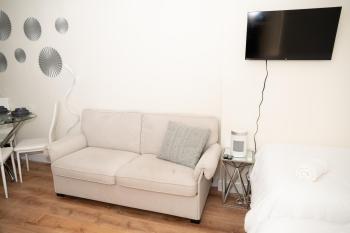 New York7-East2 Village Center Apartment w Full Amenities, New York (Foto 4)