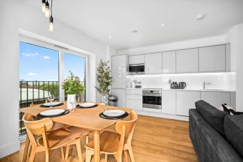 Luxury 2 Bedroom Apartment - Balcony - City Centre - Fast WIFI - Netflix - Parking - 511C, Бирмингем (фото 2)