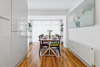4 Bedroom House by Homestyles Hosts - Short Lets and Serviced Accommodation Islington - Private En-Suite, Londyn (zdjęcie 4)