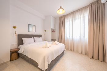 Spacious Apartment With Private Garden - Zen Demeter, Афины (фото 2)