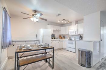 Stylish Stay Near Vegas Strip Sleeps 6, Las Vegas (foto 2)