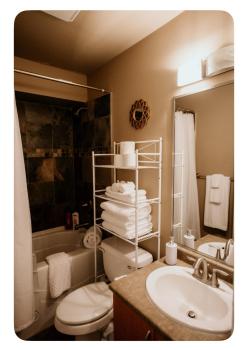 Lower suite in family friendly townhome, Victoria (Foto 2)