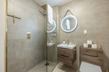 Your Perfect 1 Bed Escape in Windsor - By Tempstay, Windsor (Foto 2)