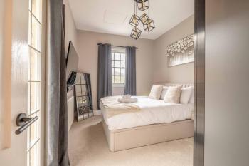 Your Perfect 1 Bed Escape in Windsor - By Tempstay, Windsor (Foto 4)