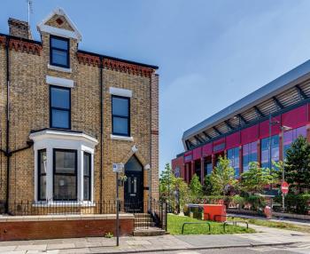 The Rockfield by Serene Stays Stylish 6BR near Anfield with Bar Virgin Media and Fast WiFi, Liverpool (photo 2)