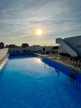 Chic Apartment - Rooftop Pool & Alps View, Munich (photo 2)