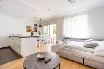 Apartment in quiet Area with Balcony and Parking, Walking distance to U1 Metro, Vídeň (fotografie 2)