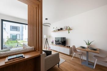Olive Garden Residence in Trendy Holešovice with Private Garden and Garage, Praga (foto 3)