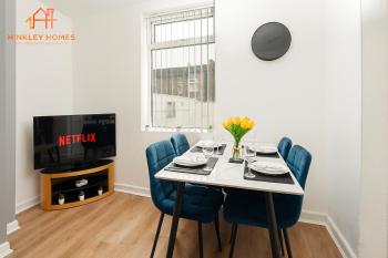 Huge 4 Bed near Anfield Stadium-Perfect for Groups, Liverpool (photo 4)