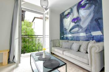 2 Private Suits - Art, Location, Quiet, Balconies, София (фото 3)