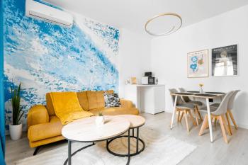 2 Private Suits - Art, Location, Quiet, Balconies, София (фото 2)