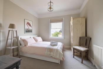Lovely Georgian 2-bed apartment in Historic Bath, Bath (photo 3)