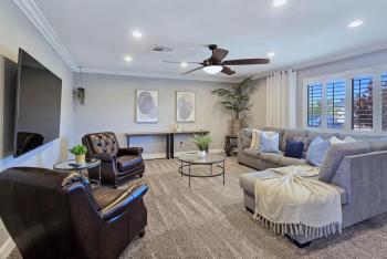 Luxurious 4BR, Firepit and Pool!, Las Vegas (photo 2)