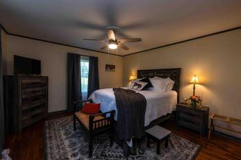 Relax & Unwind Cozy Farmhouse Near Natural Bridge State Park, Stanton (zdjęcie 2)