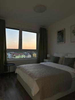 Cozy Modern Apartment, 20 mins to Center, Praga (foto 4)