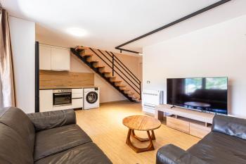 AMA'S Duplex 5 - Parking, Kitchen, Central, Himare (foto 2)