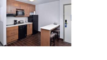 Hampton Inn & Suites by Hilton Calgary University NW, Калгари (фото 3)