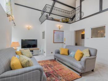 3 Bed in Windermere SZ469, Windermere (photo 2)