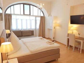 GASTEIN by ROCKCHAIR Apartments l SUPERHOST Status l 2 Bedrooms Boxspringbeds 1,5 Bathrooms - Cozy Family & Business Flair welcomes you!, Berlín (fotografie 5)
