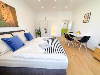 2 Bedroom Apartments, near Belvedere, Equipped Kitchen, no Elevator 4th Floor, Viena (foto 4)
