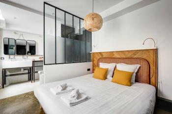 Stylish and sunny 7BD with garden for 17 guests!, Paris (photo 2)