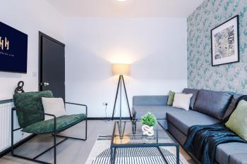 Large 4BR House, Sleeps 8, Parking, Full Kitchen, Ideal for Groups, family, contractors, Manchester (fotografie 2)