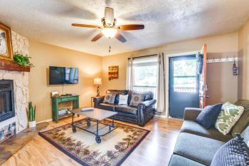 Hike, Bike & Ski: Red River Condo w/ Spa Access, Red River (foto 5)
