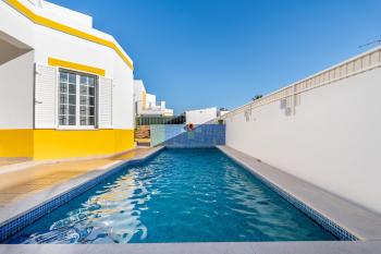Pet-Friendly with Private Pool Close to the Beach, Galé (foto 2)