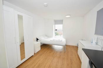 Spacious 13 Bedroom Apartment in Liverpool, Liverpool (photo 4)