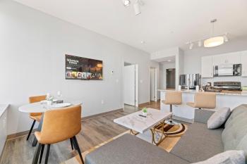 Stylish Downtown Condo l Free Parking l 2 TVs, Cleveland (Foto 2)