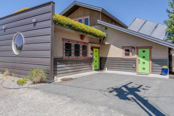 YCC Studio, West Yellowstone (photo 3)