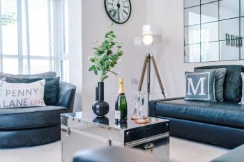 Stunning Riverside 3-Bed Home by 53 Degrees Property in Manchester with Garden & FREE Parking!, Manchester (photo 5)