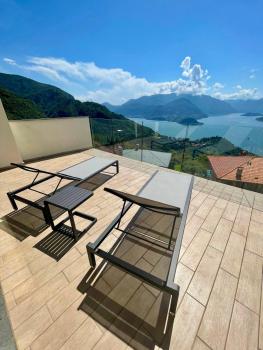 THE VIEW!!! by Design Studio, Perledo (foto 2)