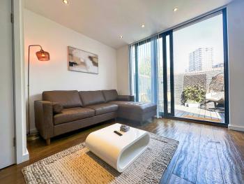 Beautiful London Townhouse - 5 mins from Queens Road Station, Londres (foto 3)