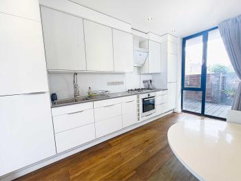 Beautiful London Townhouse - 5 mins from Queens Road Station, Londres (foto 5)