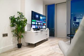 Modern 2 Bed Penthouse with Stunning views in Manchester City Center, Manchester (photo 5)